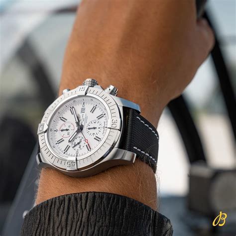 breitling avenger 43 armband|breitling avenger gmt 43 review.